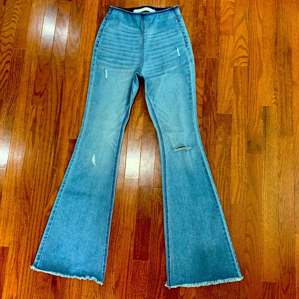 Tinseltown pull-on high waisted bell bottom jeans